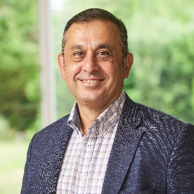 I have been working in the financial sector for 30 years. I am currently providing Open Banking consultancy services for Fintechs, small and medium sized banks.