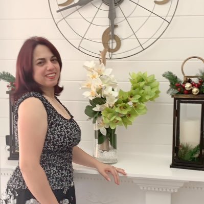 Hay muchas cosas en la vida que me hacen feliz pero nada como amar, ser amada y ayudar a alguien cuando lo necesita, recuerda que la felicidad está dentro de ti