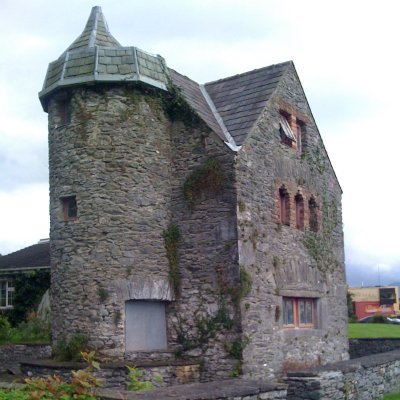 Exploring the aesthetics of traditional and vernacular Irish architecture. 🇮🇪☘