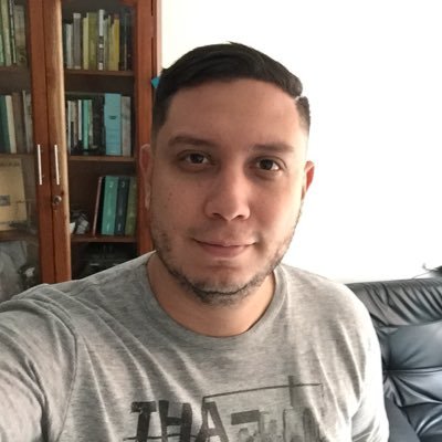 Periodista de profesión y apasionado por el fútbol