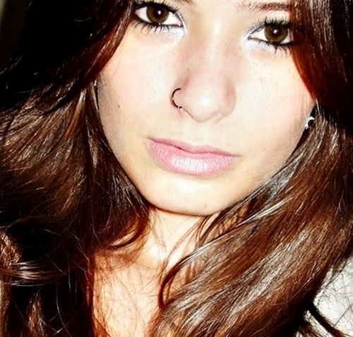 Morena, alta, sagitáriana, modelo, estudante de jornalismo. Quer saber mais? De #FF ;*