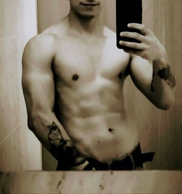 nerihector308's profile picture. SENCILLO, MADURO, BUSCO BISSNE, MENTES ABIERTAS
PEFIL NO APTO PARA MENORES DE 18 AÑOS.