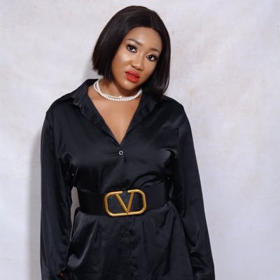 priscillaoyin's profile picture. I don’t know the lyrics to my favorite song 🤷🏻‍♀️.