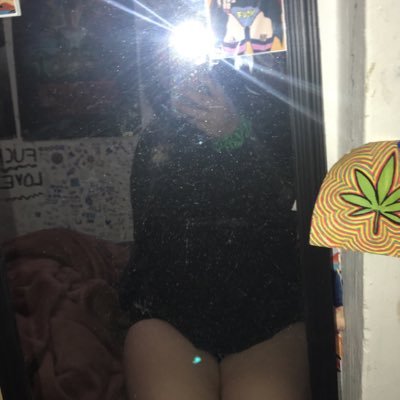 hippiebitch42o's profile picture. E