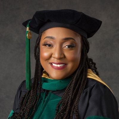 OBGYN Physician who lives through faith. Guinea pig mom. Twin sister to @TiaraGPhD. MizzouMed '21. OBGYN Residency grad ‘25