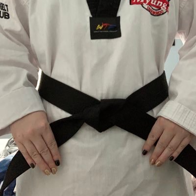 Emergency Nurse 👩🏼⚕️🚑. Mohawk Native 🪶 I kick things for fun 🥋 Do no harm, take no shit. Tweets, Retweets and Follows do not equal endorsement.
