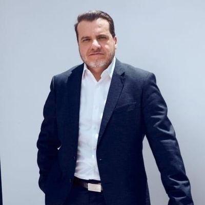 Ecuatoriano, Emprendedor, Experto en temas mineros. Ex Candidato a la Presidencia de la Republica del Ecuador.  Trabajando por una nueva Nación Ecuatoriana.