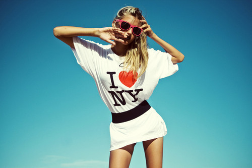 heee (: wij zijn 2 meisjes van 14 en posten 'tienermindz' tweets! we follow back :)
