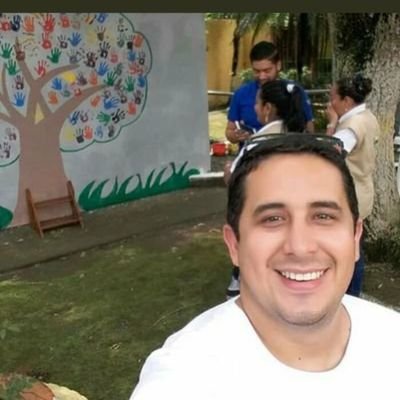 ElPolloBurbano's profile picture. "Lograrlo es posible"