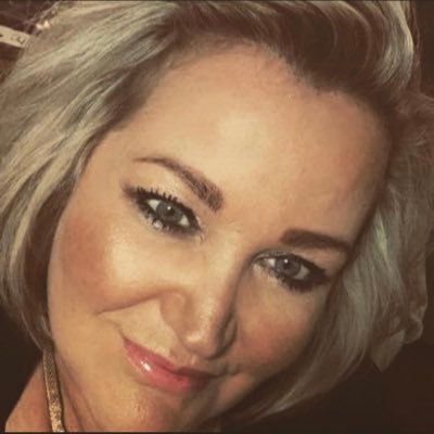 ladypenelope68's profile picture. don’t stop believin !!