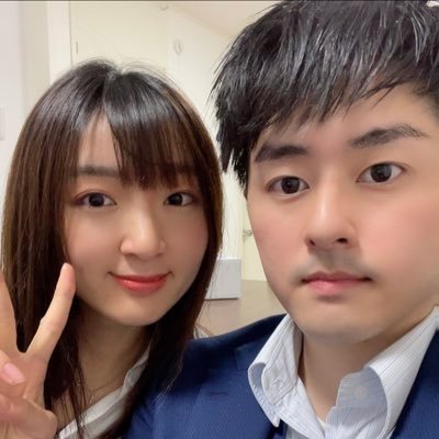 ひろ Twitter वर ふと印税の計算方法が気になって調べてみたけど これによると 発行部数3億冊のワンピースの作者尾田先生は印税のみで 1億くらい儲けてるんやな笑笑