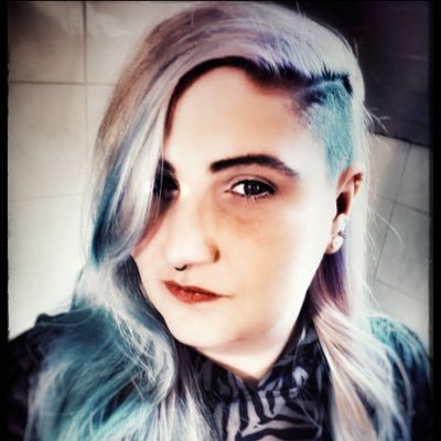 Web Dev / loves art & her puppy / yeeted her old behind back to uni for a CS degree