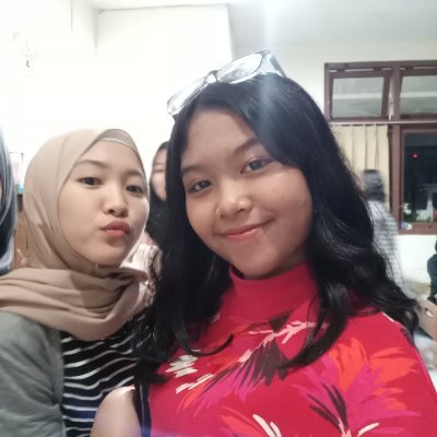 nadiladewi's profile picture. 