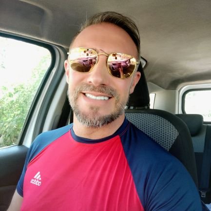 antoginart's profile picture. Conductor #laverdadalaire en @mnewsradio106 lunes a viernes 7 a 10 hs
Docente en @periodismoumaza
Lic. en Comunicación Social
Locutor Nacional