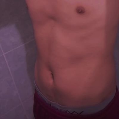 Soy buen pedo, me gustan los chicos velludos, y si son morenos 🤤🤤 mejor.