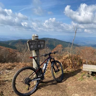 ロード・MTB・シクロクロスまで、何でも手を出してます。ブルベは2021〜23SR取得、SR600京都・紀伊山地完走。ブルベでは、観光と地元の食を楽しみに寄り道してるので、いつもゴールはギリギリです。