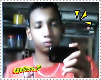 Não cruze os braços diante de uma dificuldade, pois o maior homem do mundo morreu de braços abertos.