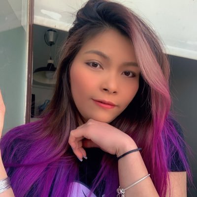 bé tứng 2,3 tuổi của tui ! không ai thương về đây chị thương ☺️ bình yên nhé 🌻🌻