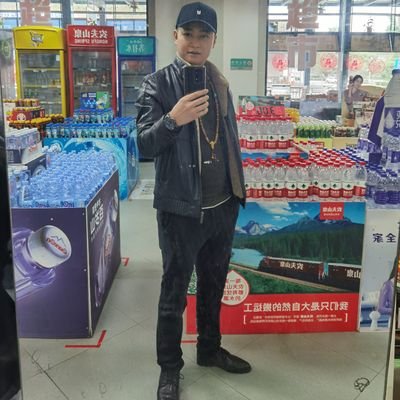 大千世界,茫茫人海,
能遇见的人,太多太多,
相识容易,相处不易,
离开的都是不重视你的人,
留下的都是把你看重的人。