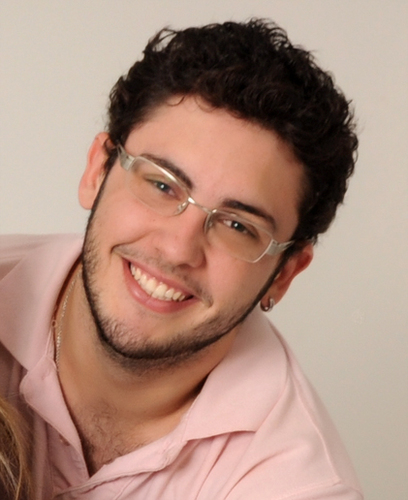 Gordo, burro, alienado e completamente feliz.  :)