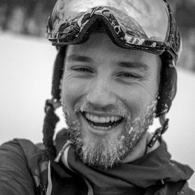 Utvandra sunnfjording. Orddrodlar, skaphipster og dialektforvirra. Han. Historie og sosiologi er kule greier, men ubrukelege i jobbjakta.