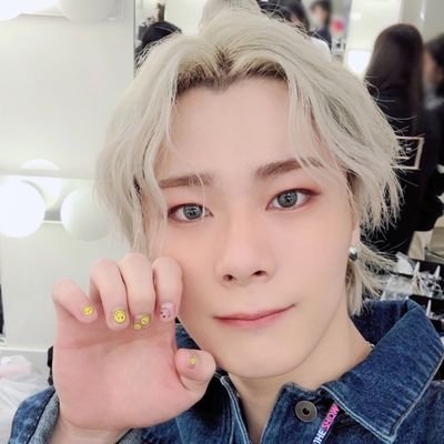 #문빈 #moonbin 💜 fan account #ASTRO 빈아 #언제나_너의곁에서_함께할께
wishing for the stars ⭐
※⚡NO edit/cut logo 로고크롭/2차가공 🚫
※ 상업적이용 금지🚫
#달이그대를보낸다