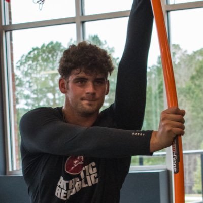 PCHS ‘21 Football 2x 1st Team All-State, 3x Unanimous All Conference DE/OLB, conference DPOY https://t.co/VznbeJNqJf 3.6 GPA 6’4 232 2x V Basketball