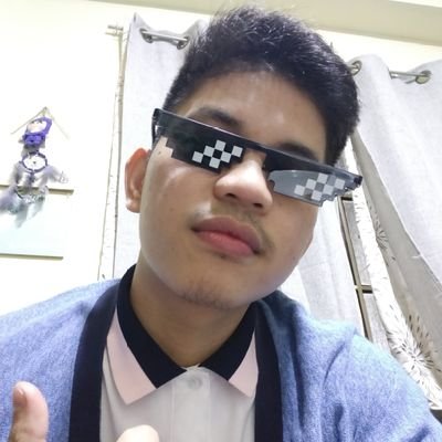 RenzPeculiar's profile picture. 
