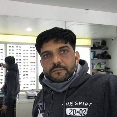 DipeshVamja's profile picture. 🖌️Always Laughing 🎯