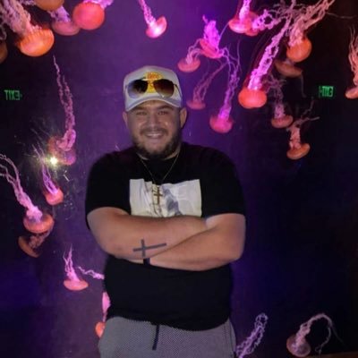 Owner of DoughBoyz gaming looking to grow and start a community on TikTok and kick! follow me on at https://t.co/o4Q6grRizO