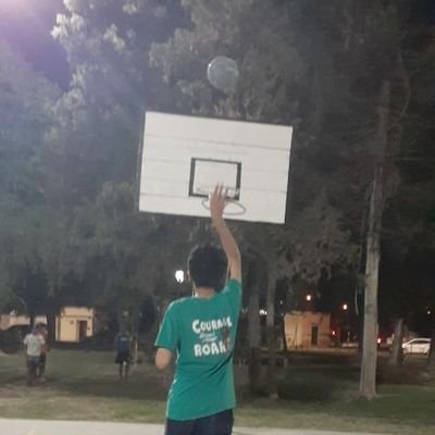 • 🎶 - 🏀 - 🥊