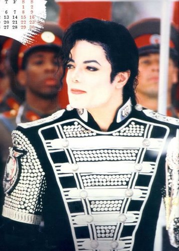 @michaeljackson ate my bio.