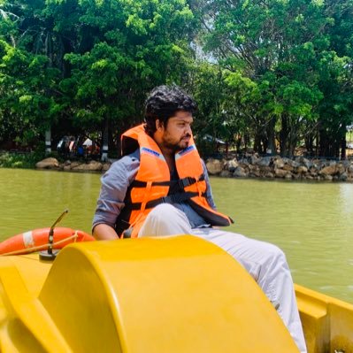 vasanth3g's profile picture. What’s missing in H__RT? EA or U?

I’d pick U because its better to get hurt, Than have a heart without U...