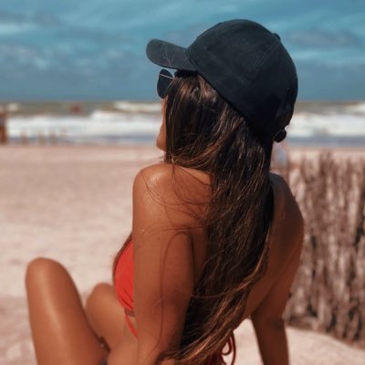 camialc's profile picture. 