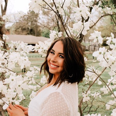 bethany_worth's profile picture. 𝚜𝚑𝚎 𝚕𝚒𝚟𝚎𝚜 𝚏𝚞𝚕𝚕𝚢 𝚌𝚘𝚗𝚟𝚒𝚗𝚌𝚎𝚍 𝚝𝚑𝚊𝚝 𝙶𝚘𝚍 𝚒𝚜 𝚊𝚋𝚕𝚎 𝚝𝚘 𝚍𝚘 𝚠𝚑𝚊𝚝𝚎𝚟𝚎𝚛 𝚑𝚎 𝚙𝚛𝚘𝚖𝚒𝚜𝚎𝚜 -𝚁𝚘𝚖𝚊𝚗𝚜 𝟺:𝟸𝟷