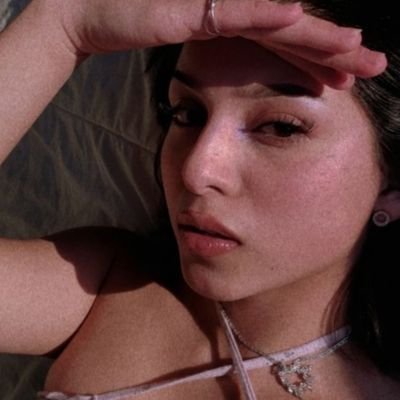 niicolle_rose's profile picture. 