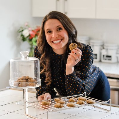 Math teacher and Holistic Nutritionist who loves creating nourishing recipes for busy families! I share all of my recipes on instagram @healthyholme