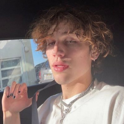 vinniehacker17's profile picture. balls