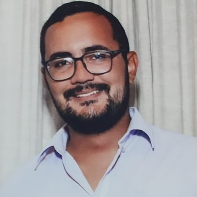 Médico Veterinário pela UFPB. Residência Multiprofissional em AB pela EMCM/UFRN