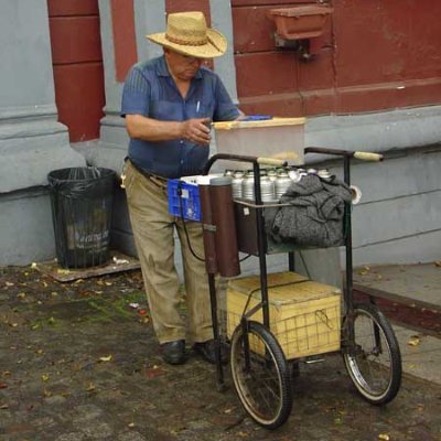 EApocaliptico2's profile picture. Soy el último mate del mundo, lo queres con yuyo o sin yuyo?