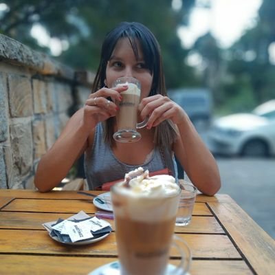 valensangari's profile picture. 