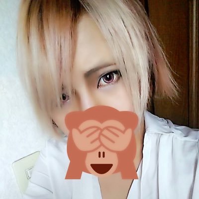 元V麺です。カメコしてたらコスプレにハマり、同人AVも撮影しています。アニコス系の同人AVサークルで活動中。モデル募集もしております。現在、作品第1作目を販売中。