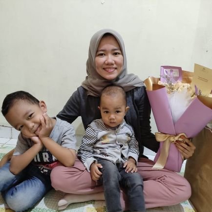 fitrii98's profile picture. super biasa