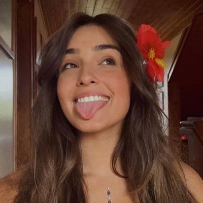Twitter não oficial da youtuber e atriz Ângie Costa.