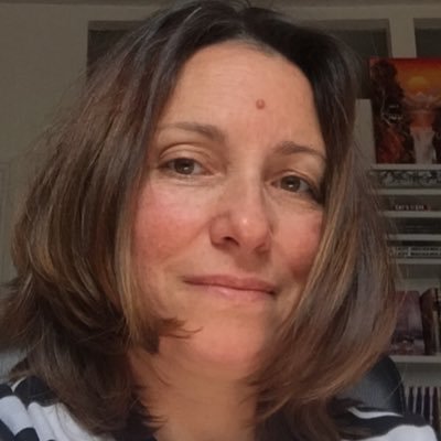 Croco un jour, croco toujours. Europhile fédéraliste convaincue. RGPD in love.
