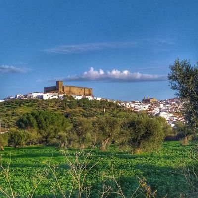 Segura de León
Situada al suroeste de Badajoz.
Ven a visitarnos y a descubrir los rincones de esta preciosa villa.
Oficina de Turismo: 615625117