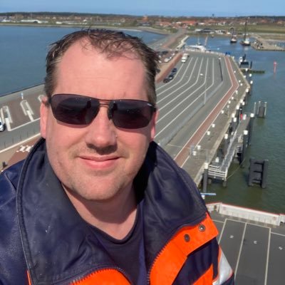Kapitein bij Wagenborg. Bevelvoerder brandweer Hollum en leider COWA Ameland. Appartement Griesicht Hollum Ameland
