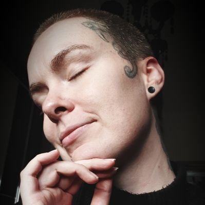 Twitch Affiliate | Your neighborhood earthy alt queer cryptid from the PNW 🐍 Pan/Demi, Agender, and a big damn goof. SUPPORT TRANS LIVES 🏳️‍⚧️💜