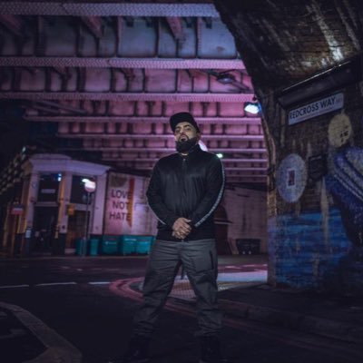 AsimSyed9's profile picture. Shisha Enthusiast | #YNWA | follow @iam_ace