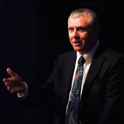 Brother Barclay is mostly known as a leader among leaders and a mentor to many preachers and professionals, and for his straightforward and bold preaching.